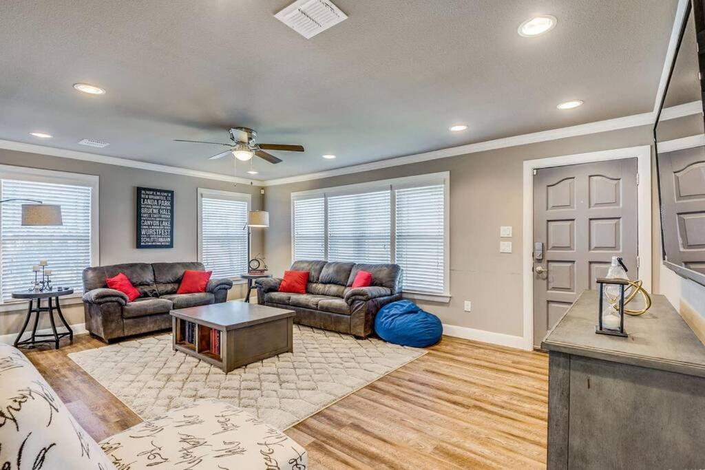 Cozy Haus Relaxing 'Home Base' Wifi Location Close To Town And Rivers, Schlitterbahn, Gruene 뉴 브라운펠스 외부 사진