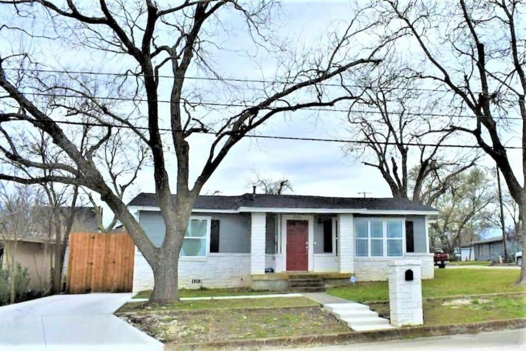 Cozy Haus Relaxing 'Home Base' Wifi Location Close To Town And Rivers, Schlitterbahn, Gruene 뉴 브라운펠스 외부 사진